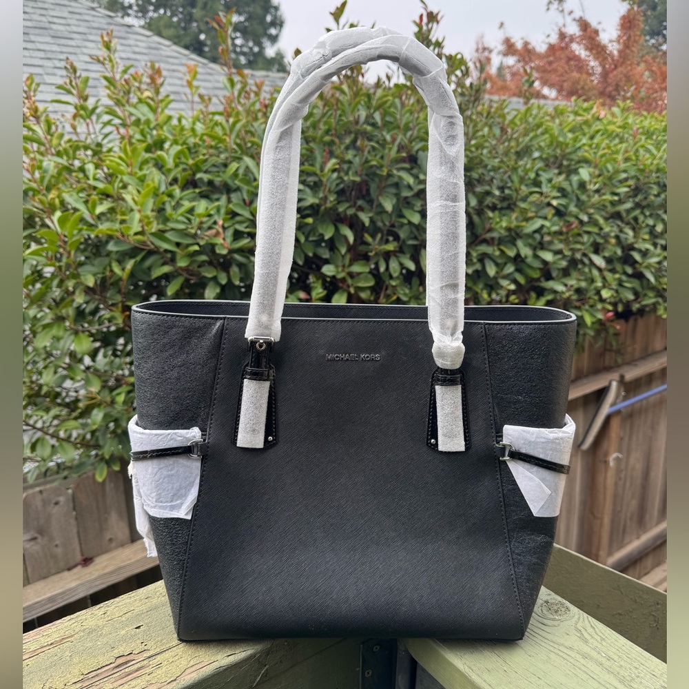 NWT Michael Kors MK Voyager Travel Shoulder Tote Black Glitter Sparkle $498